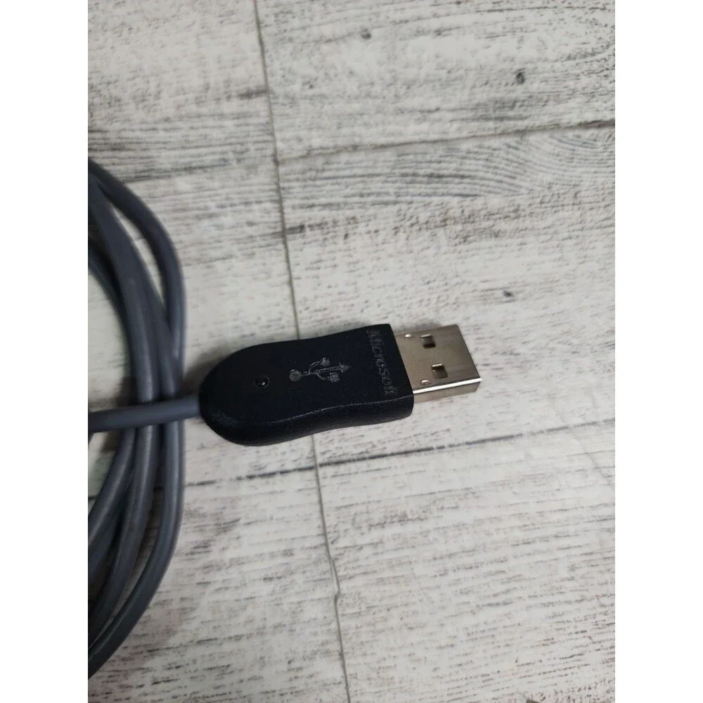 y2K Microsoft Basic Optical Wired USB 3-Button Mouse X800898-122 Off White